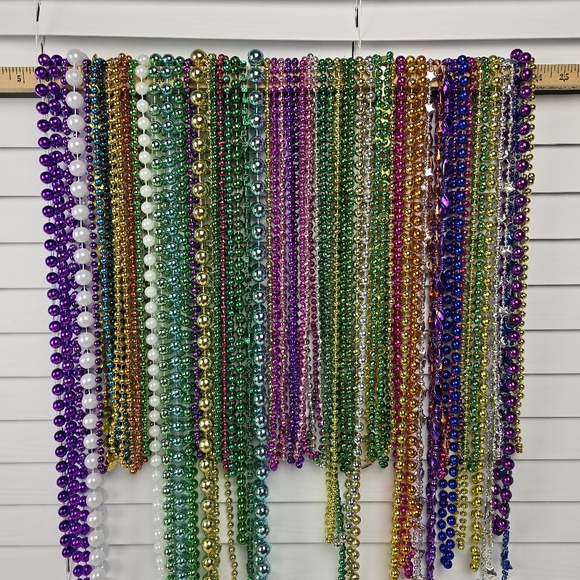 61 Vintage Mardi Gras Necklaces and a Beaded Bag - Picture 3 of 17